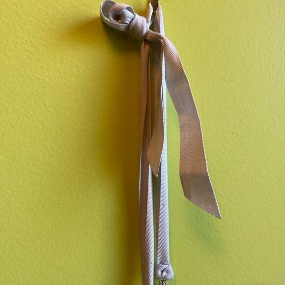 NWOT Club Monaco metal necklace with ribbon - Picture 8 of 10